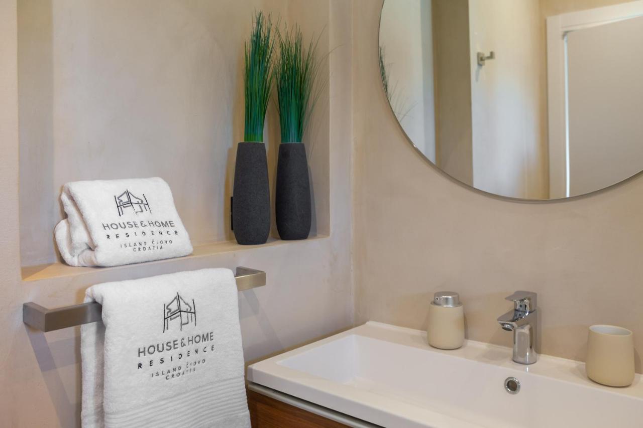House & Home Слатине Экстерьер фото