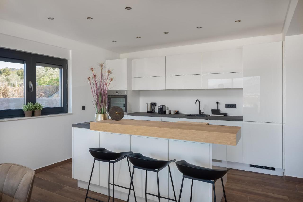 House & Home Слатине Экстерьер фото