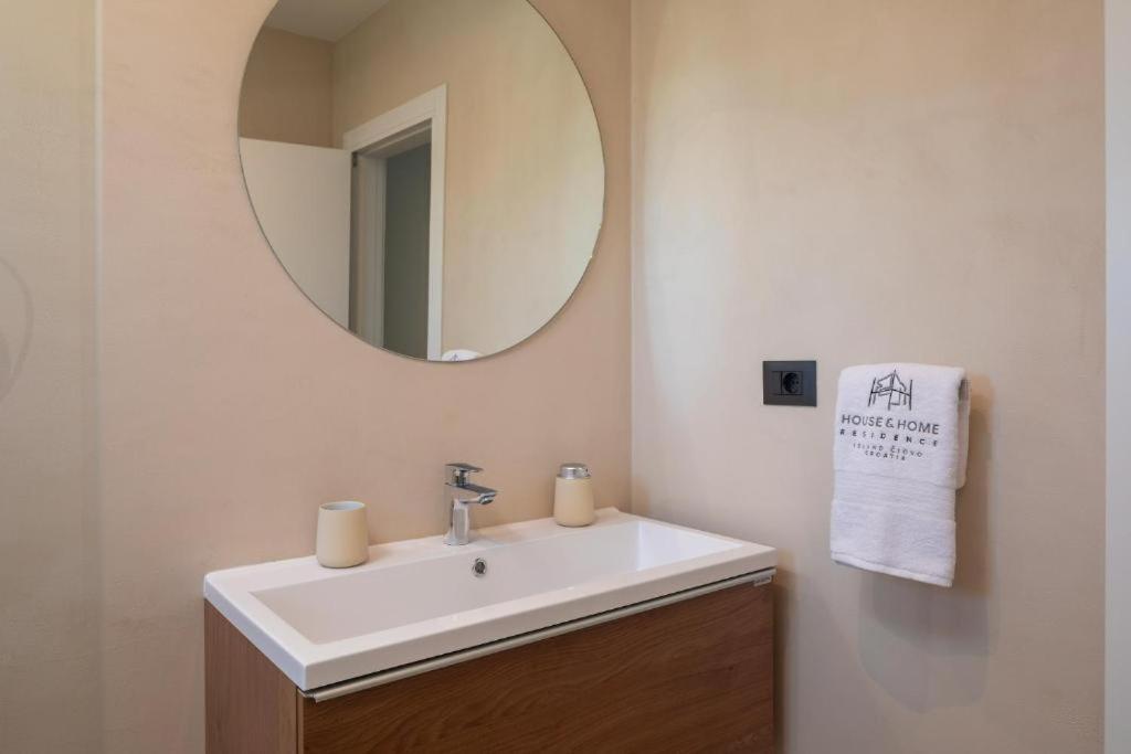 House & Home Слатине Экстерьер фото