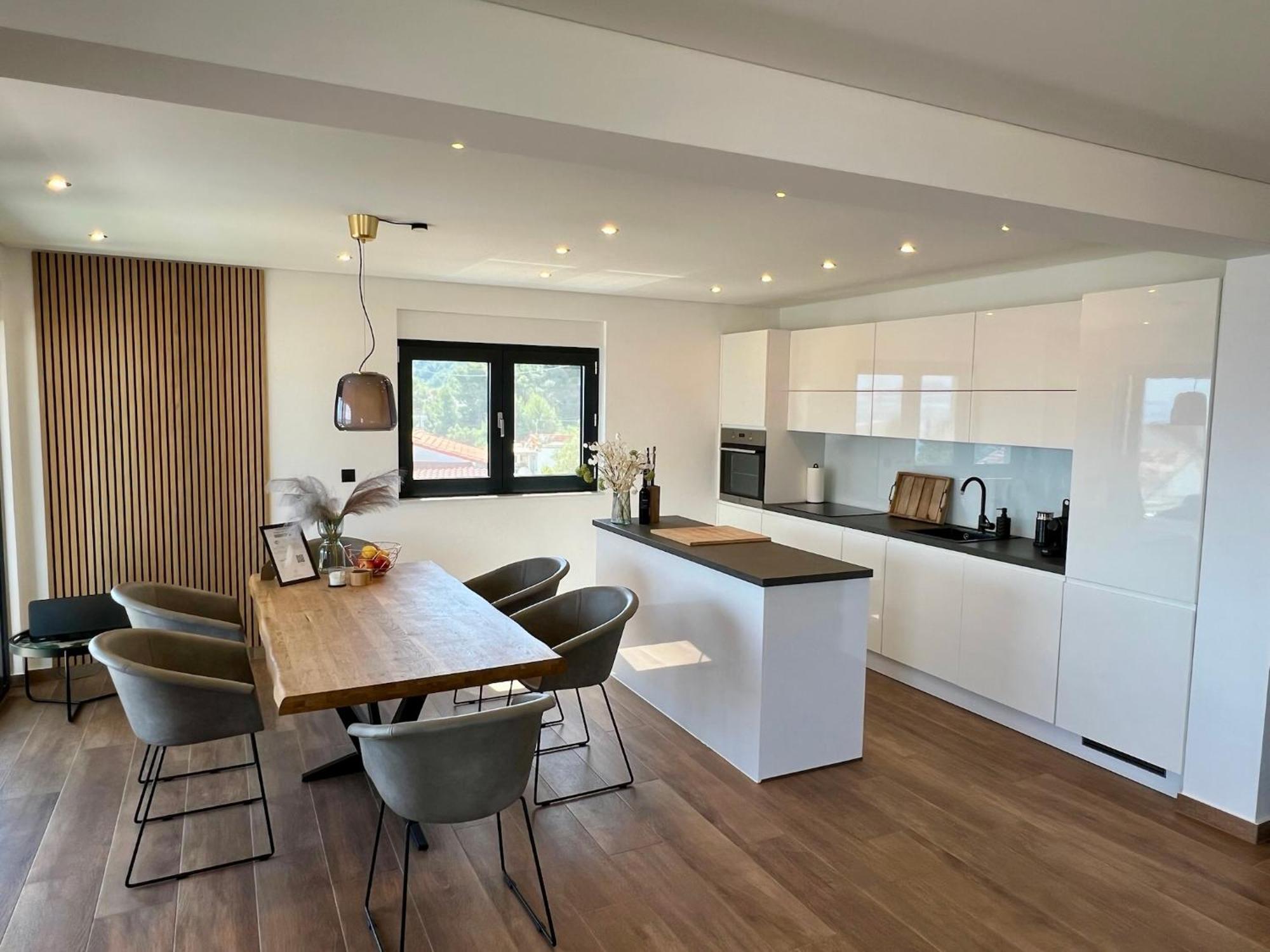 House & Home Слатине Экстерьер фото